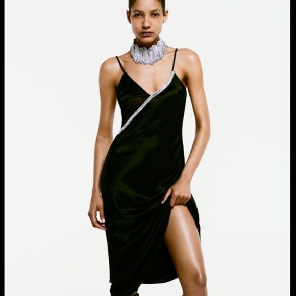 🖤 SATIN EFFECT RHINESTONE DRESS - Picture 7 of 9